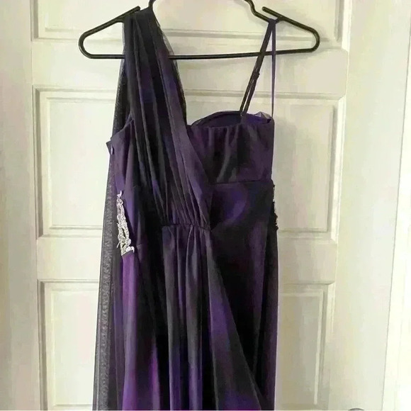 ZAHARAS VIOLET PURPLE GOWN SILVER SEQUINS SIZE 2 - Picture 5 of 8